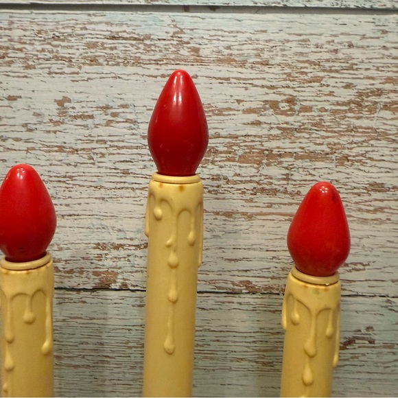 Vintage Christmas Window Candelabra 3 Electric Light
Plastic Drip Red Bulbs - Picture 4 of 7